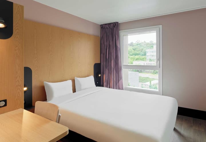 B&B HOTEL Paris Romainville Noisy-le-Sec