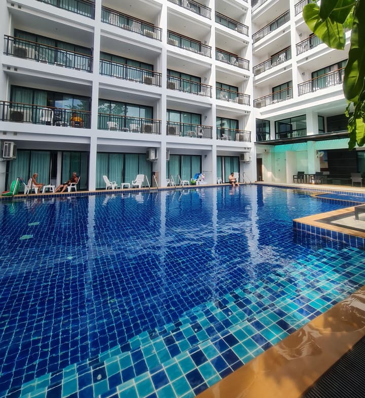 Paripas Patong Resort