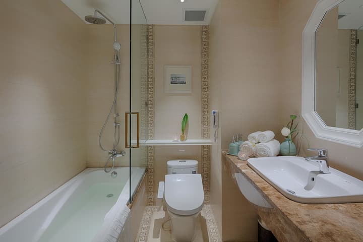 Au Lac Charner Hotel