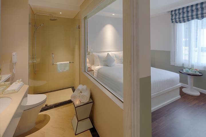 Au Lac Charner Hotel