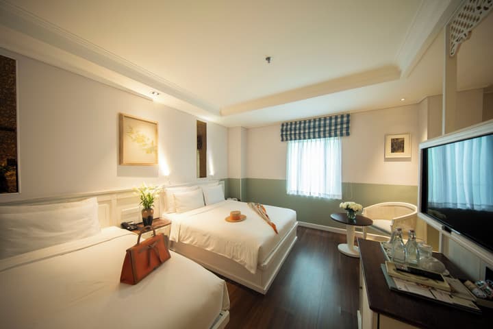 Au Lac Charner Hotel