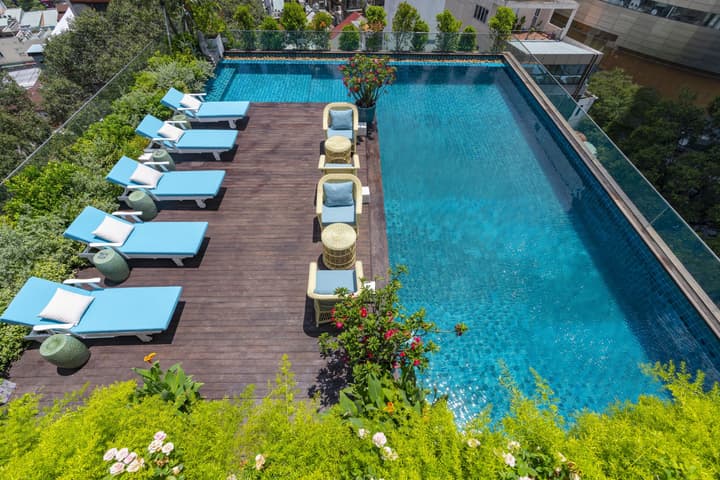 Au Lac Charner Hotel