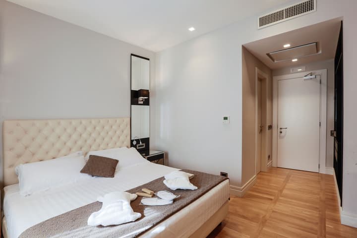 Floris Hotel