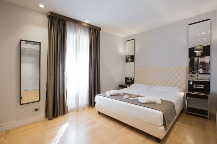 Floris Hotel