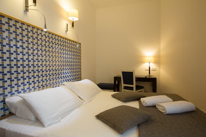 Floris Hotel