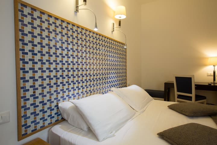Floris Hotel