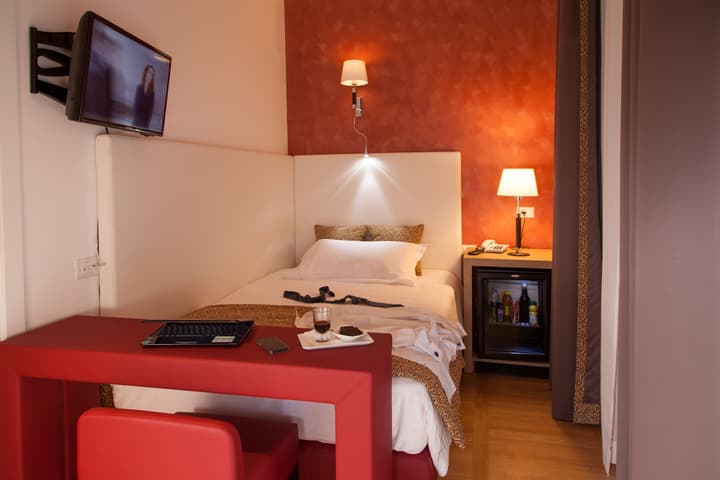 Floris Hotel