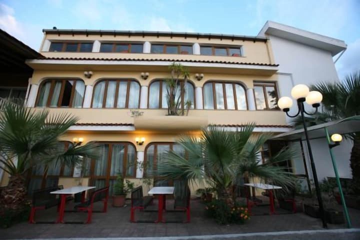 Hotel Company