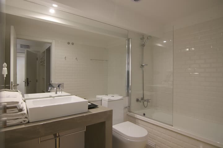 The 8 Downtown Suites