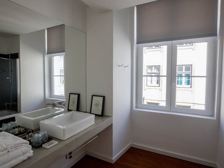 The 8 Downtown Suites