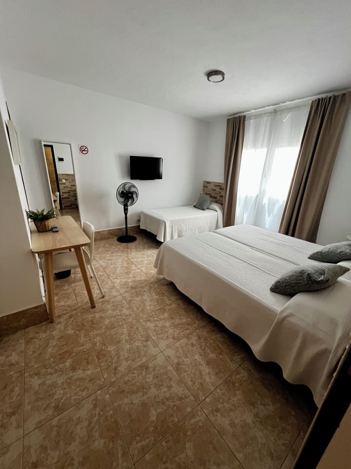 Hostal Residencia Cardona