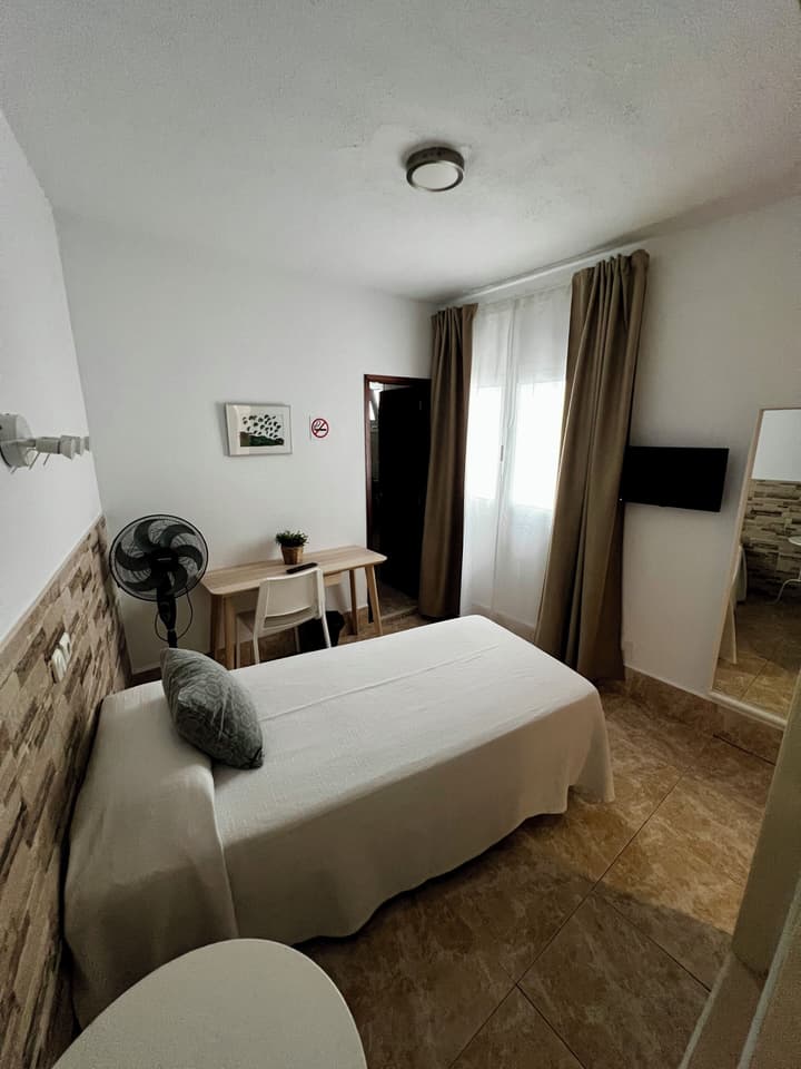Hostal Residencia Cardona