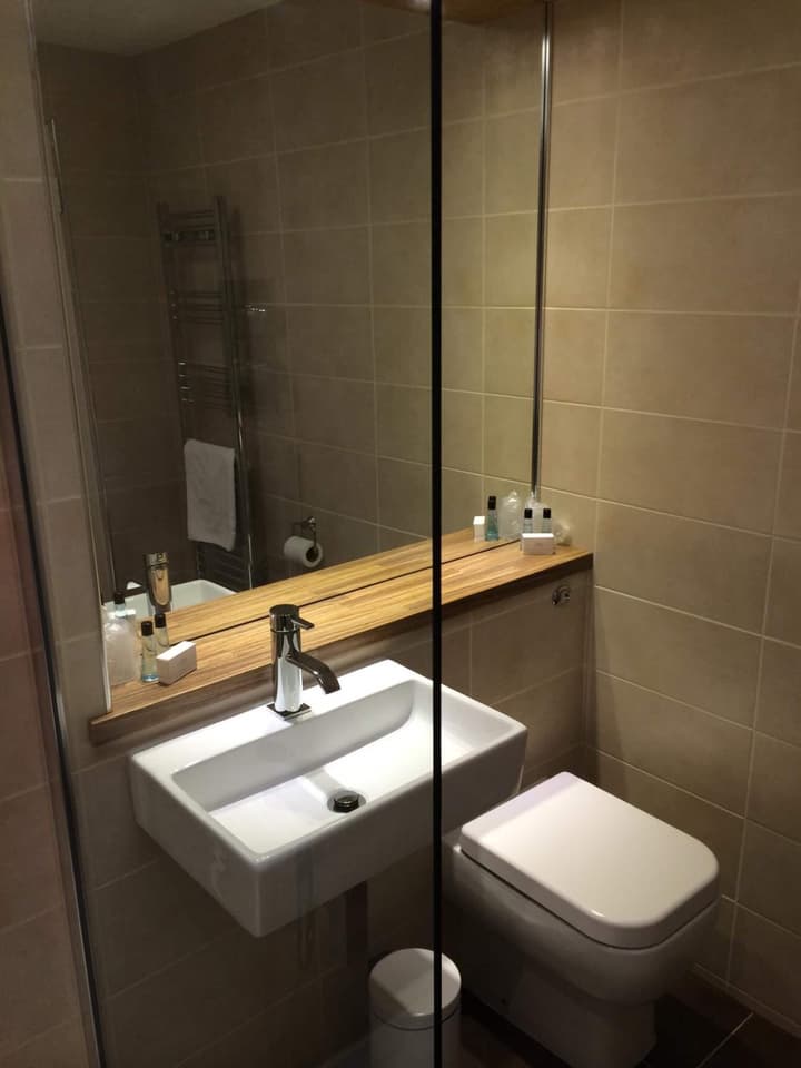 Abbotsford Hotel