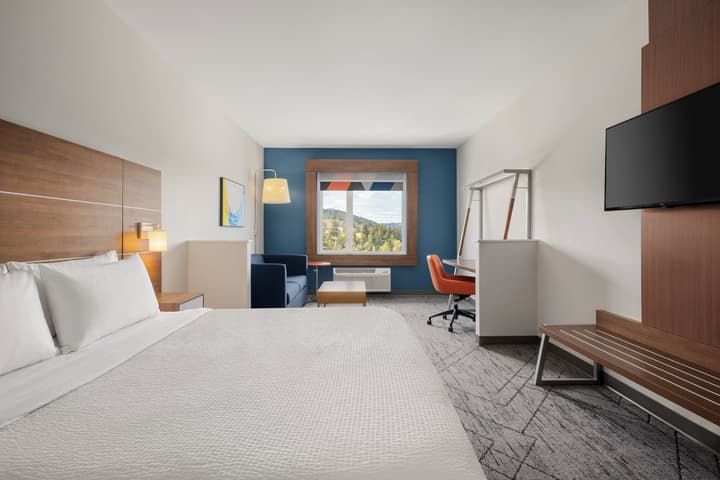 Holiday Inn Express & Suites Victoria - Colwood