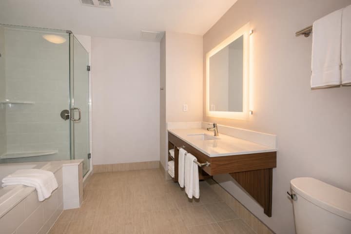 Holiday Inn Express & Suites Victoria - Colwood