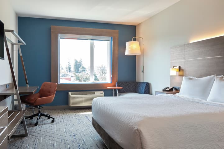 Holiday Inn Express & Suites Victoria - Colwood