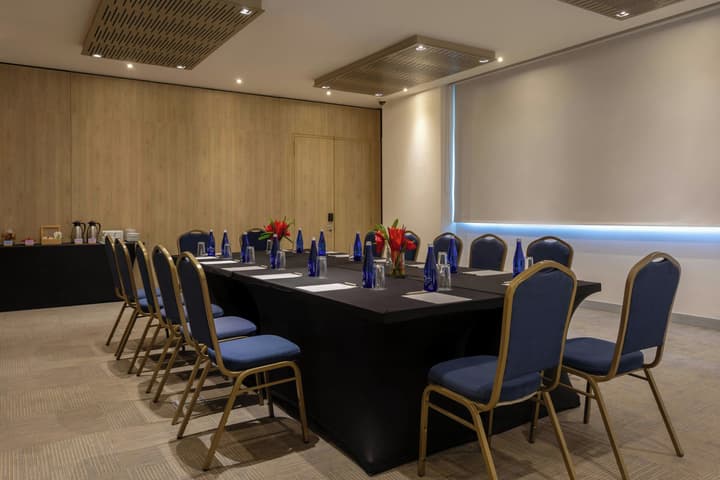 Courtyard By Marriott Santa Marta Resort