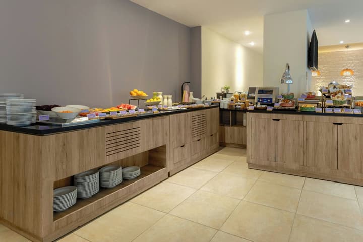 Courtyard By Marriott Santa Marta Resort