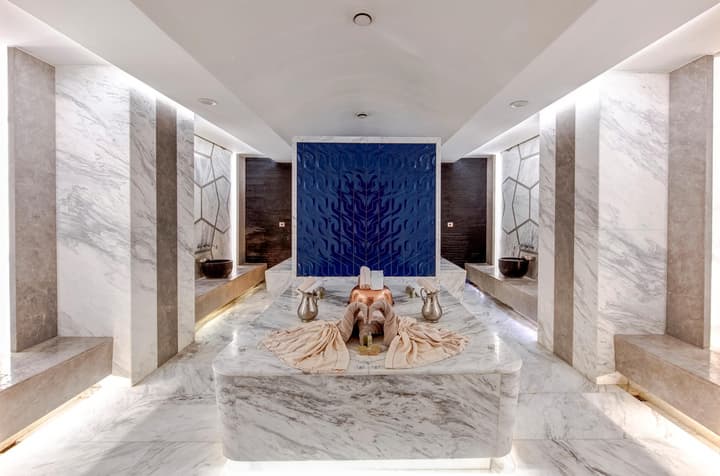 DoubleTree by Hilton Hotel Istanbul - Piyalepasa