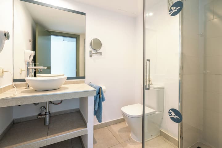 Guya Wave Hotel