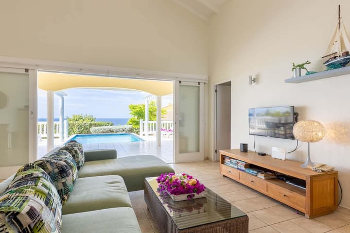 Coral Estate Rentals
