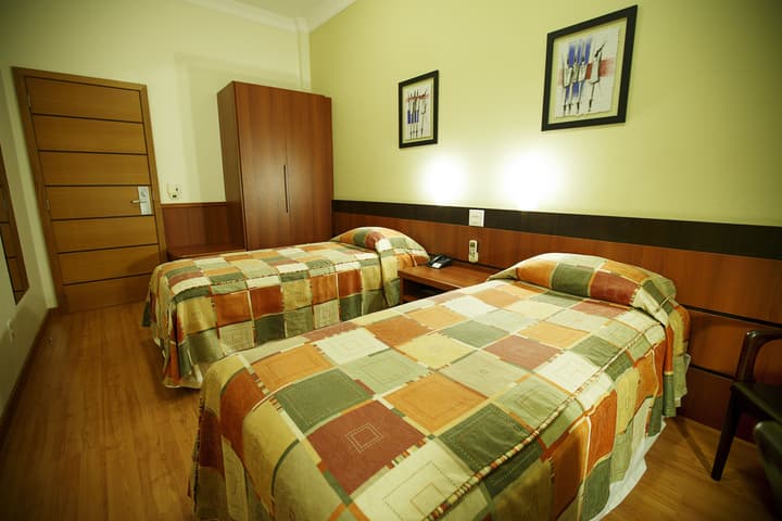 Eston Hotel