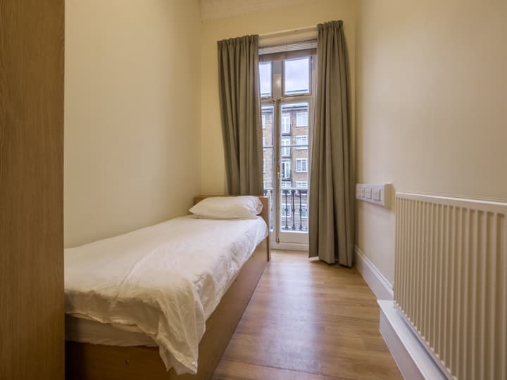 LSE Passfield Hall - Campus Accommodation