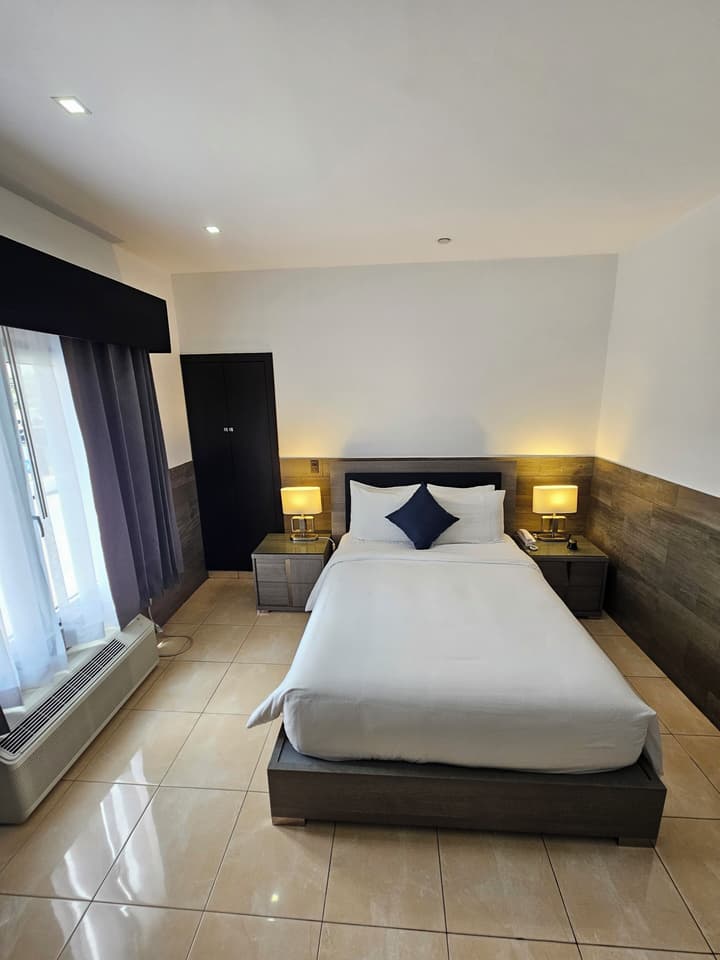 Beverly Hills: Hotel & Business