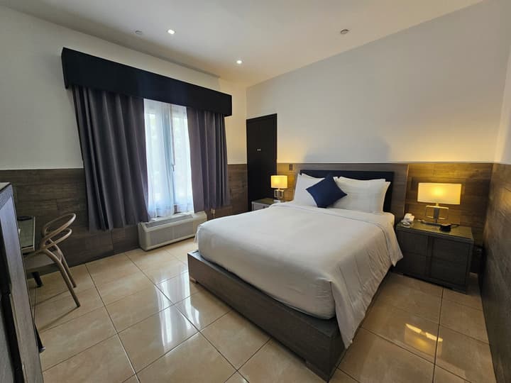 Beverly Hills: Hotel & Business