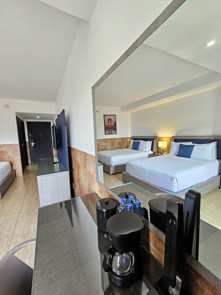 Beverly Hills: Hotel & Business
