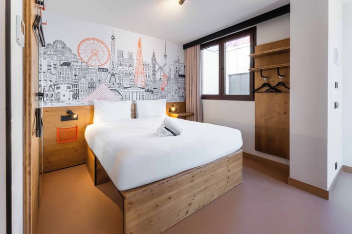 easyHotel Valencia Ciutat Vella