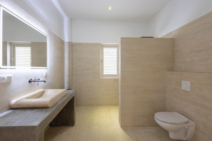 Villa Azure Vista 6BR Luxury Stay w 2 Pools
