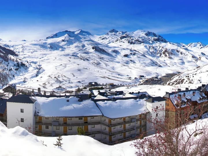Apartamentos Midi 3000