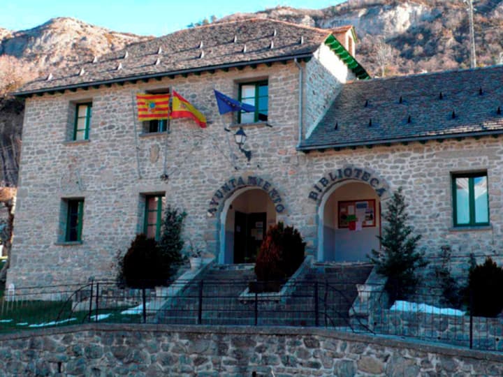 Apartamentos Escarrilla Suites 3000
