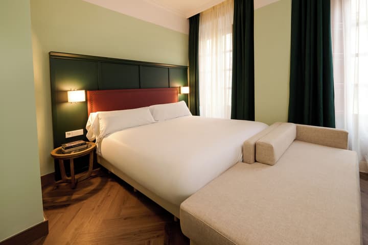 Honest Hotel Granada