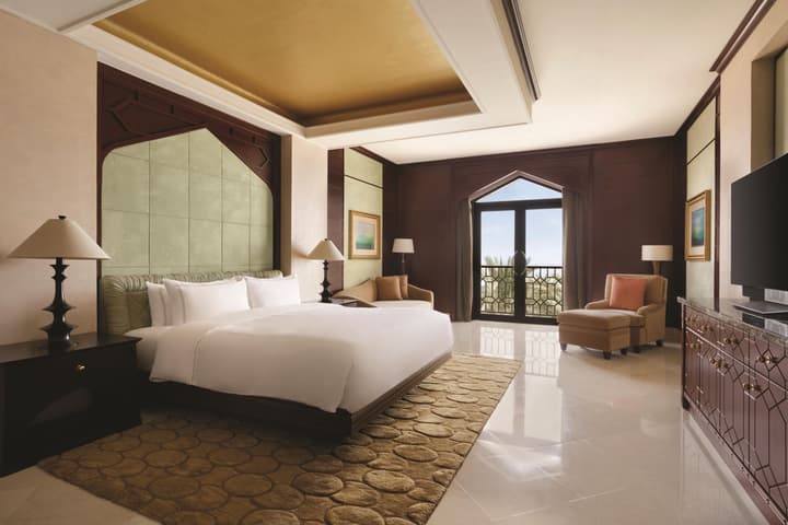Al Husn Hotel Muscat