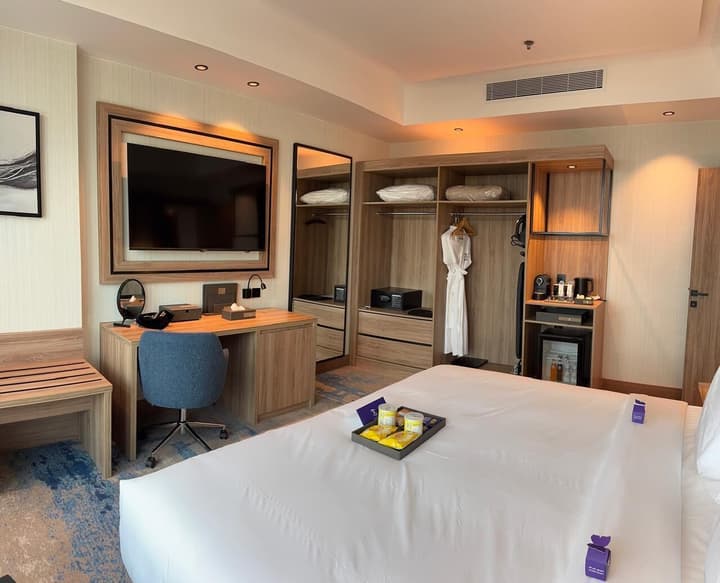 SEA TOWER HOTEL