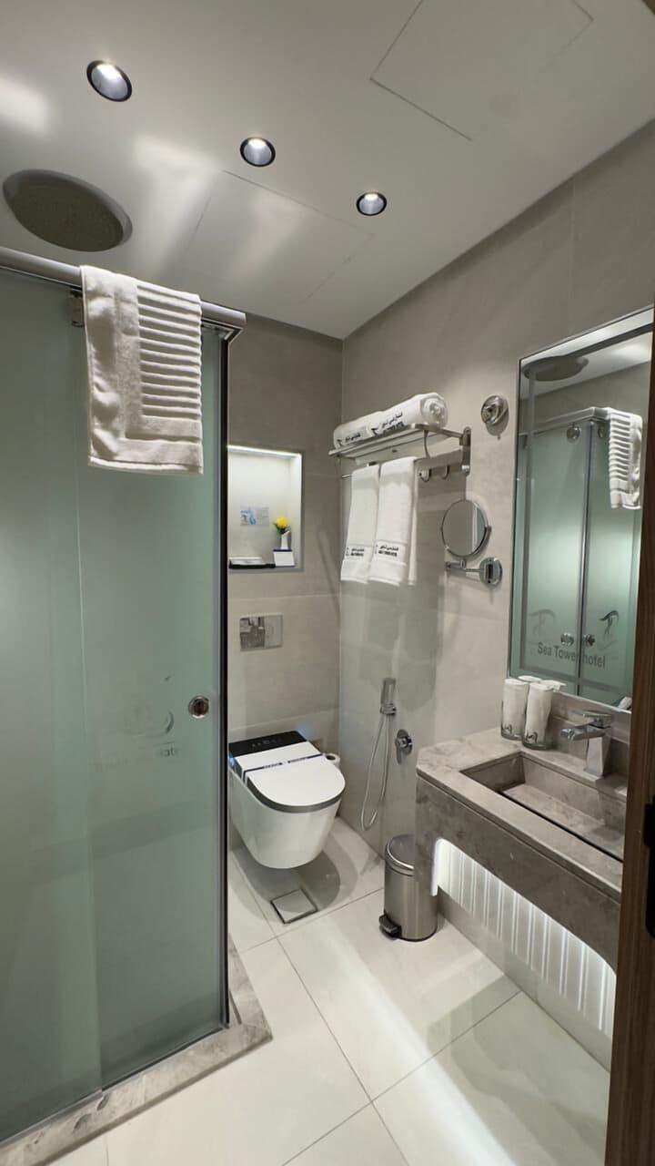 SEA TOWER HOTEL