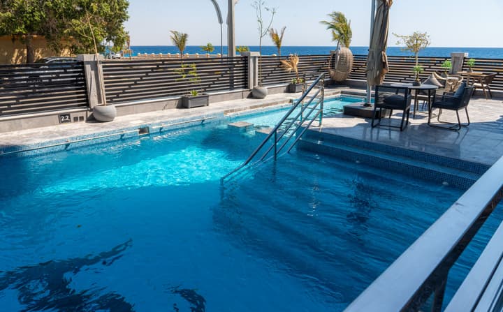 SEA TOWER HOTEL