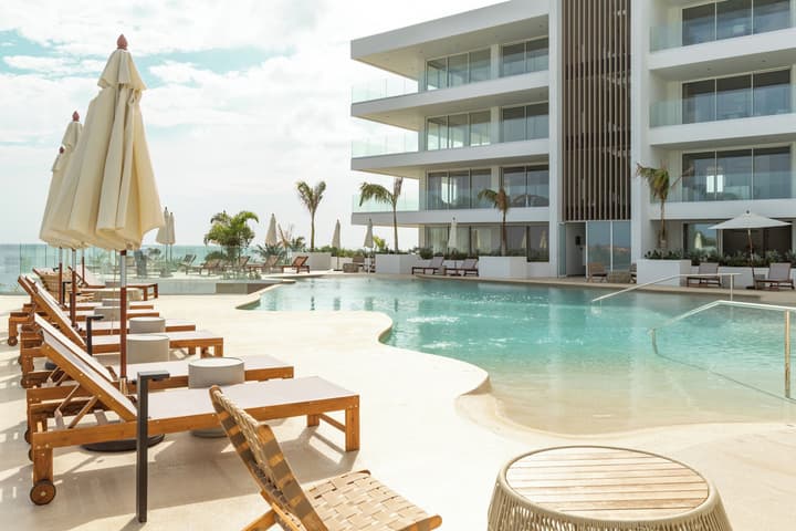 Mambo Beach Holiday Apartments