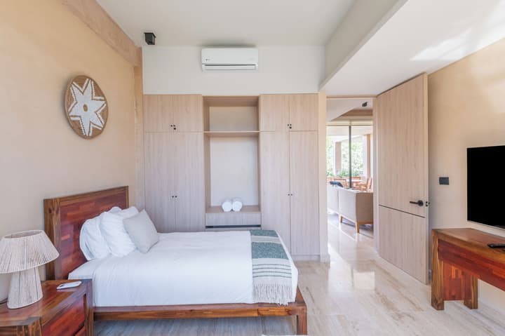 Corasol, Relaxed Stay with Terrace &amp; Full Amenities