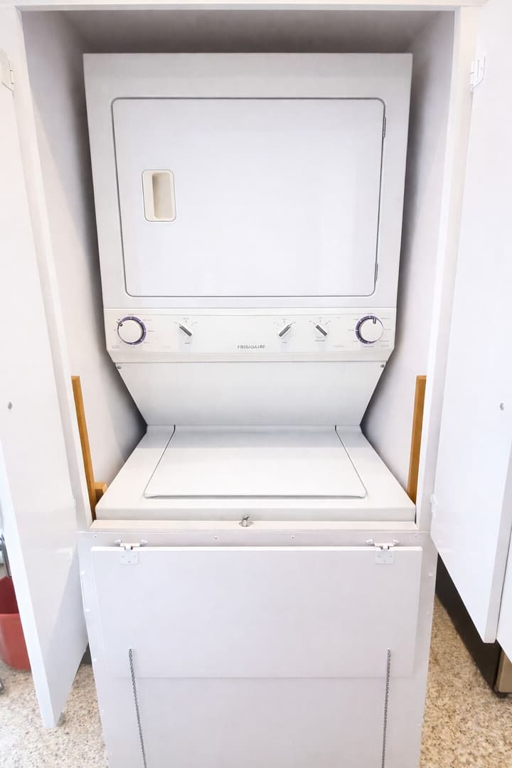 Stylish 1-bed Opposite Queens Park Savannah