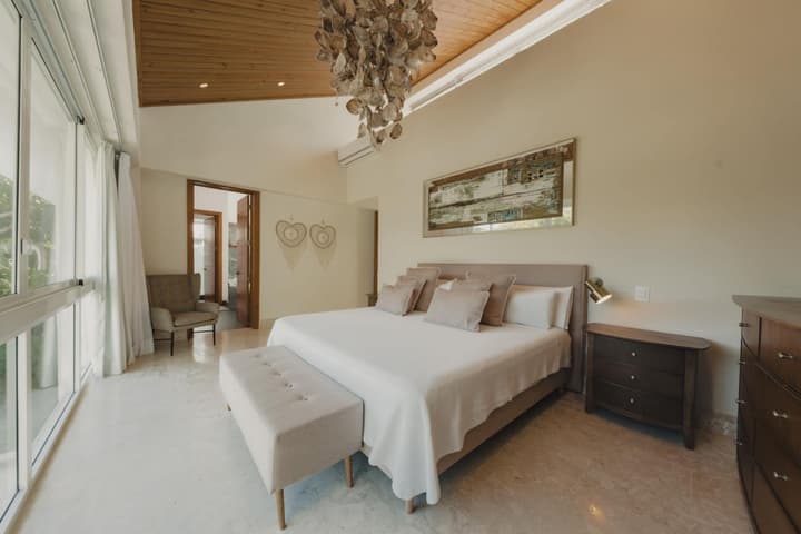Modern Luxury With Outdoor Movie Theater and Chef Service