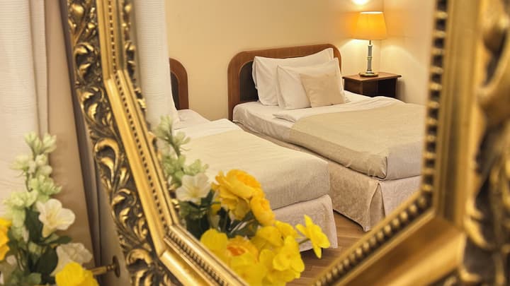Fleur De Lis Hotel
