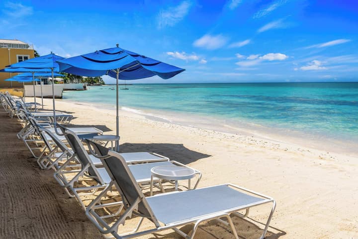 NEW Sleeps 10 - Laguna Del Mar 19 - Seven Mile Beach