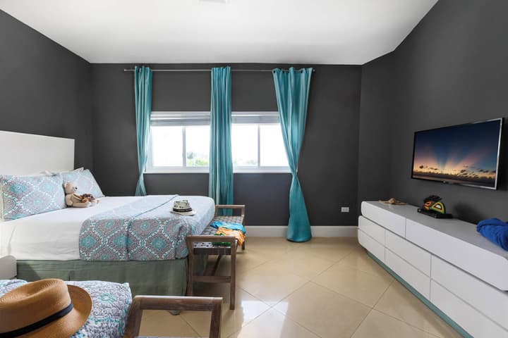 NEW Sleeps 10 - Laguna Del Mar 19 - Seven Mile Beach