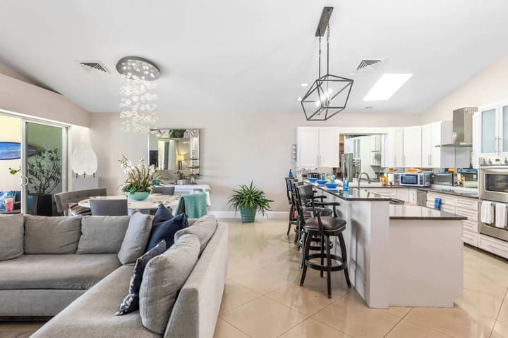 NEW Sleeps 10 - Laguna Del Mar 19 - Seven Mile Beach