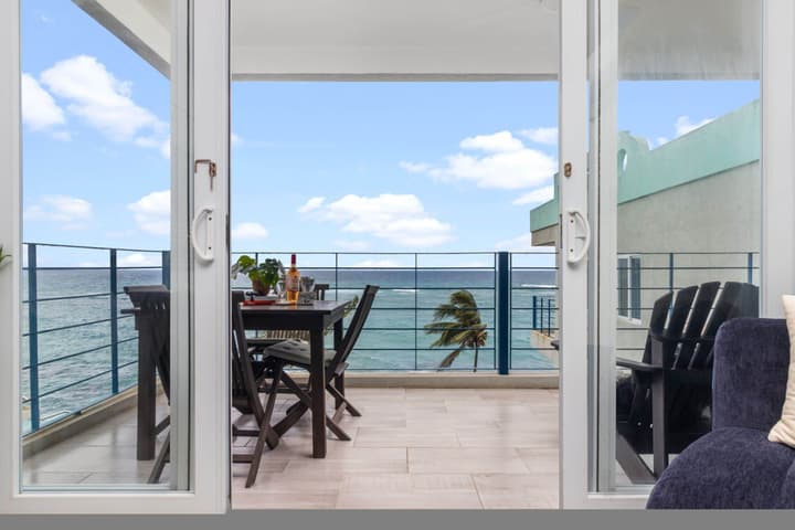 Blue Serenity Oceanfront Penthouse Tower Isle