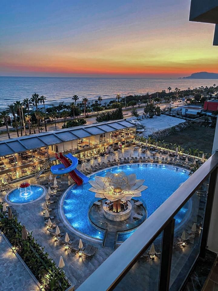 World Star Beach Resort & Spa