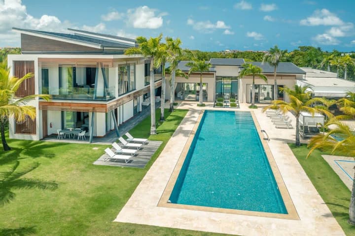 Majestic Villa With 5br and Jacuzzi in Cap Cana